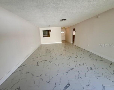 420 Firehouse Court - Photo Thumbnail 5