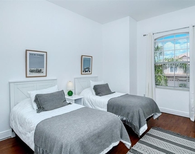 8363 Miramar Way - Photo Thumbnail 32