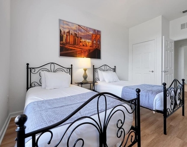 4862 Cayview Avenue - Photo Thumbnail 9