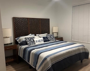 4862 Cayview Avenue - Photo Thumbnail 8