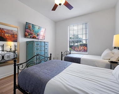 4862 Cayview Avenue - Photo Thumbnail 10
