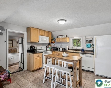 3203 Washington Street - Photo Thumbnail 5