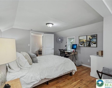 3203 Washington Street - Photo Thumbnail 8