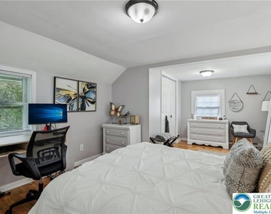 3203 Washington Street - Photo Thumbnail 10