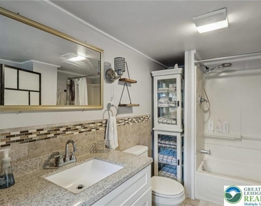 3203 Washington Street - Photo Thumbnail 2