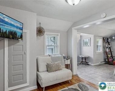 3203 Washington Street - Photo Thumbnail 6