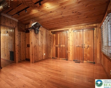 371 Green Tree Drive - Photo Thumbnail 21