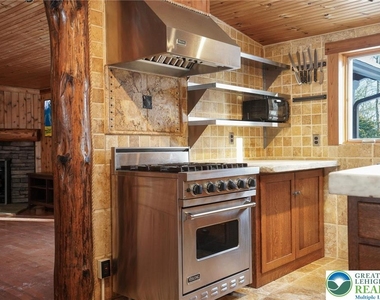 371 Green Tree Drive - Photo Thumbnail 9