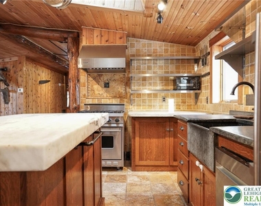371 Green Tree Drive - Photo Thumbnail 10