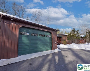 371 Green Tree Drive - Photo Thumbnail 3