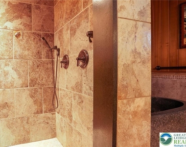 371 Green Tree Drive - Photo Thumbnail 28