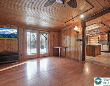 371 Green Tree Drive - Photo Thumbnail 15