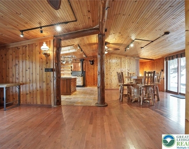 371 Green Tree Drive - Photo Thumbnail 16