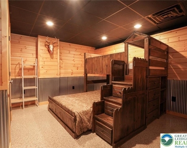 371 Green Tree Drive - Photo Thumbnail 38