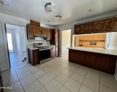 2900 Polk Avenue - Photo Thumbnail 10