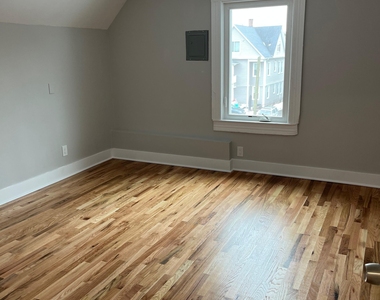 85 James Street - Photo Thumbnail 5