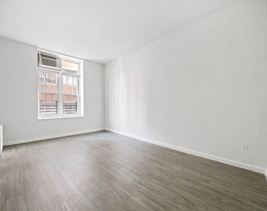 88 Fulton Street - Photo Thumbnail 3