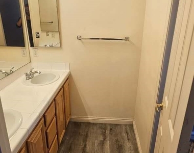 861 Cavaison Avenue - Photo Thumbnail 5