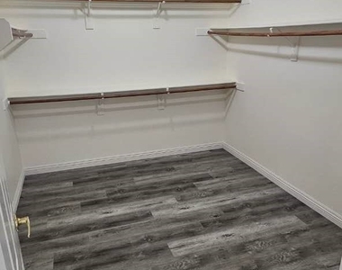 861 Cavaison Avenue - Photo Thumbnail 4