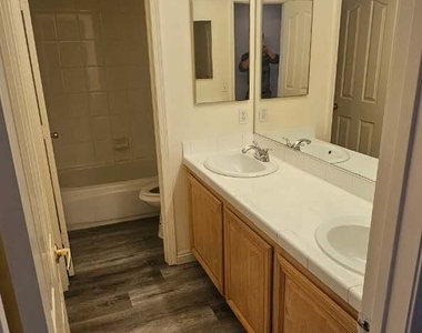 861 Cavaison Avenue - Photo Thumbnail 2