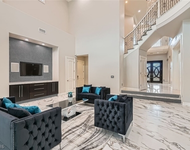5367 Secluded Brook Court - Photo Thumbnail 4