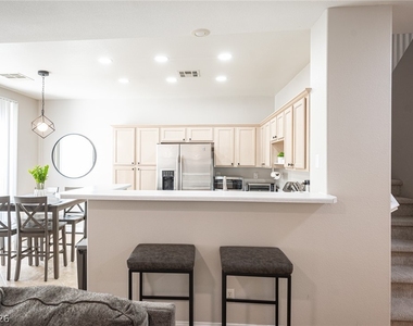 641 Solitude Point Avenue - Photo Thumbnail 9