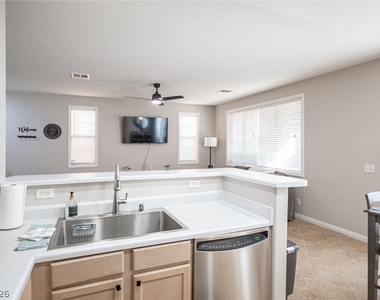 641 Solitude Point Avenue - Photo Thumbnail 20
