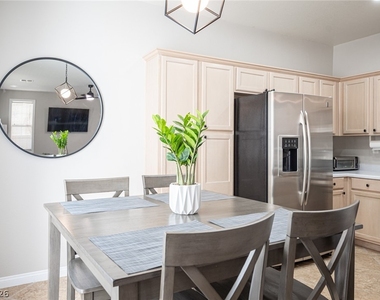 641 Solitude Point Avenue - Photo Thumbnail 12