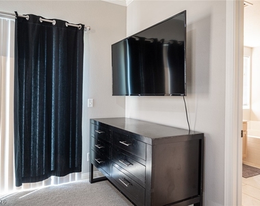 641 Solitude Point Avenue - Photo Thumbnail 42