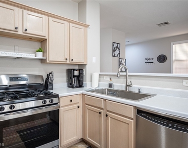641 Solitude Point Avenue - Photo Thumbnail 19