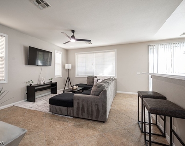 641 Solitude Point Avenue - Photo Thumbnail 23