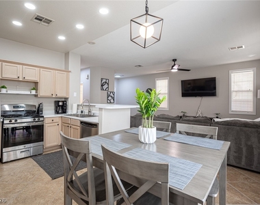 641 Solitude Point Avenue - Photo Thumbnail 21