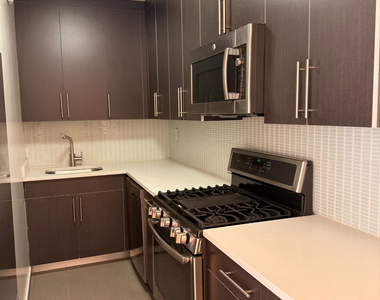 West 53rd Street - Photo Thumbnail 9