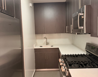 West 53rd Street - Photo Thumbnail 10
