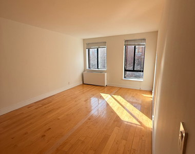 West 53rd Street - Photo Thumbnail 1