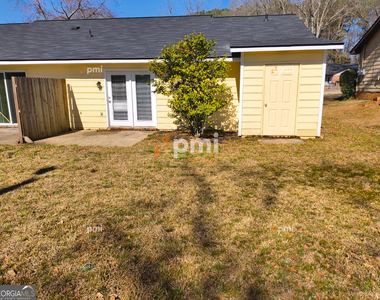 102 Peachtree Court - Photo Thumbnail 7