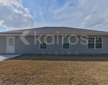 110 Western Red Cedar Drive - Photo Thumbnail 16