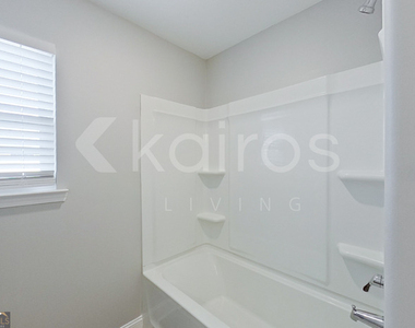 110 Western Red Cedar Drive - Photo Thumbnail 14