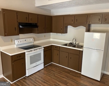 421 W King Ave Unit 5 - Photo Thumbnail 2