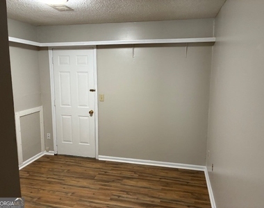 421 W King Ave Unit 5 - Photo Thumbnail 6