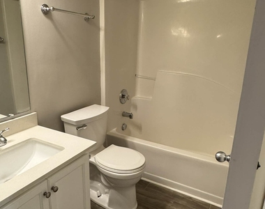 705 Magnolia Gardens Walk - Photo Thumbnail 14