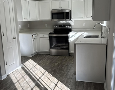 705 Magnolia Gardens Walk - Photo Thumbnail 8