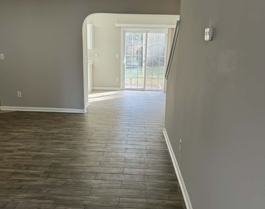 705 Magnolia Gardens Walk - Photo Thumbnail 4