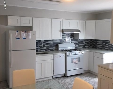 178 Cummings Avenue - Photo Thumbnail 4