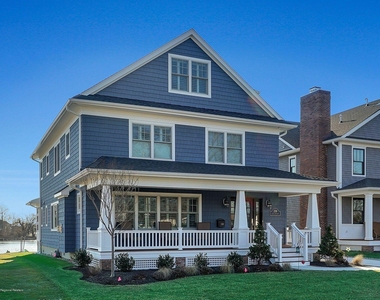 330 Villa Park Way - Photo Thumbnail 1