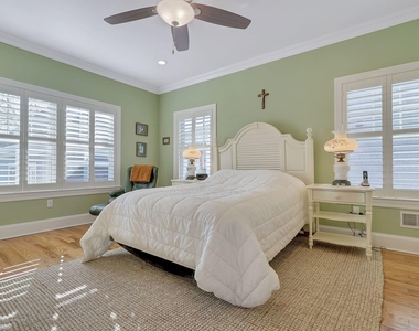330 Villa Park Way - Photo Thumbnail 18