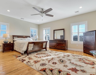 330 Villa Park Way - Photo Thumbnail 26