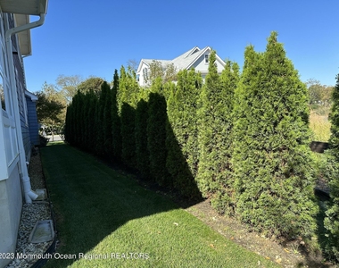 330 Villa Park Way - Photo Thumbnail 40