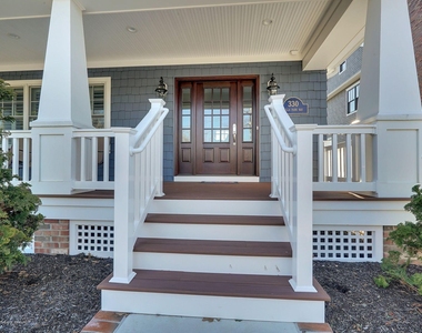 330 Villa Park Way - Photo Thumbnail 3