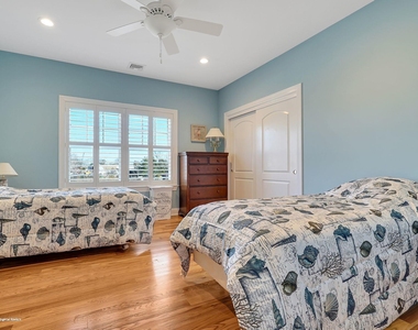 330 Villa Park Way - Photo Thumbnail 25